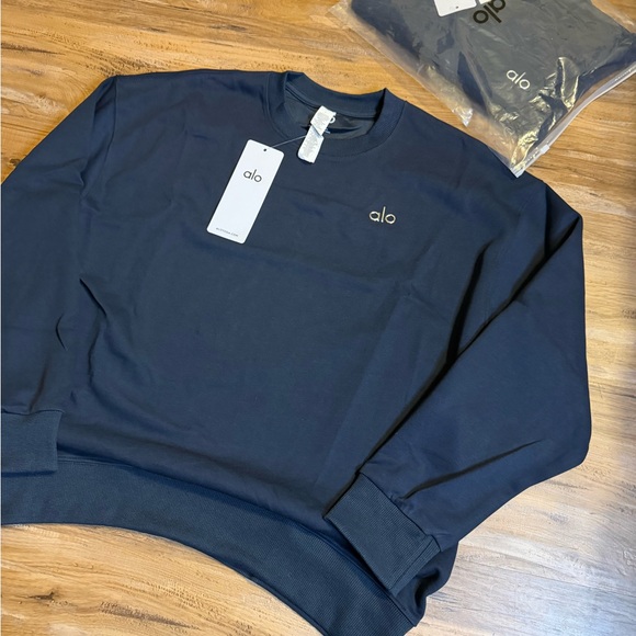 ALO Yoga Tops - ALO Yoga Men's Deep Blue Crewneck Sweater